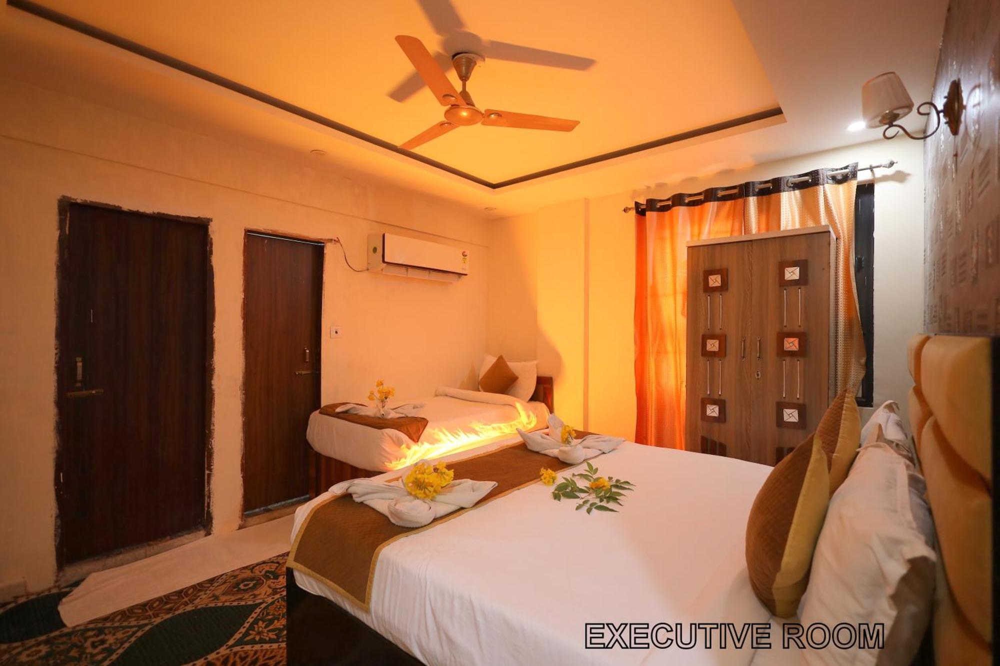 The Tulsi Garden Vrindavan Near Omaxe City Exterior photo